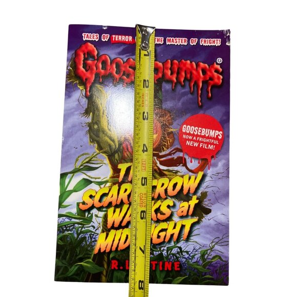 Goosebumps Book "The Scarecrow Walks At Midnight" By R.L. Stine - Picture 10 of 11